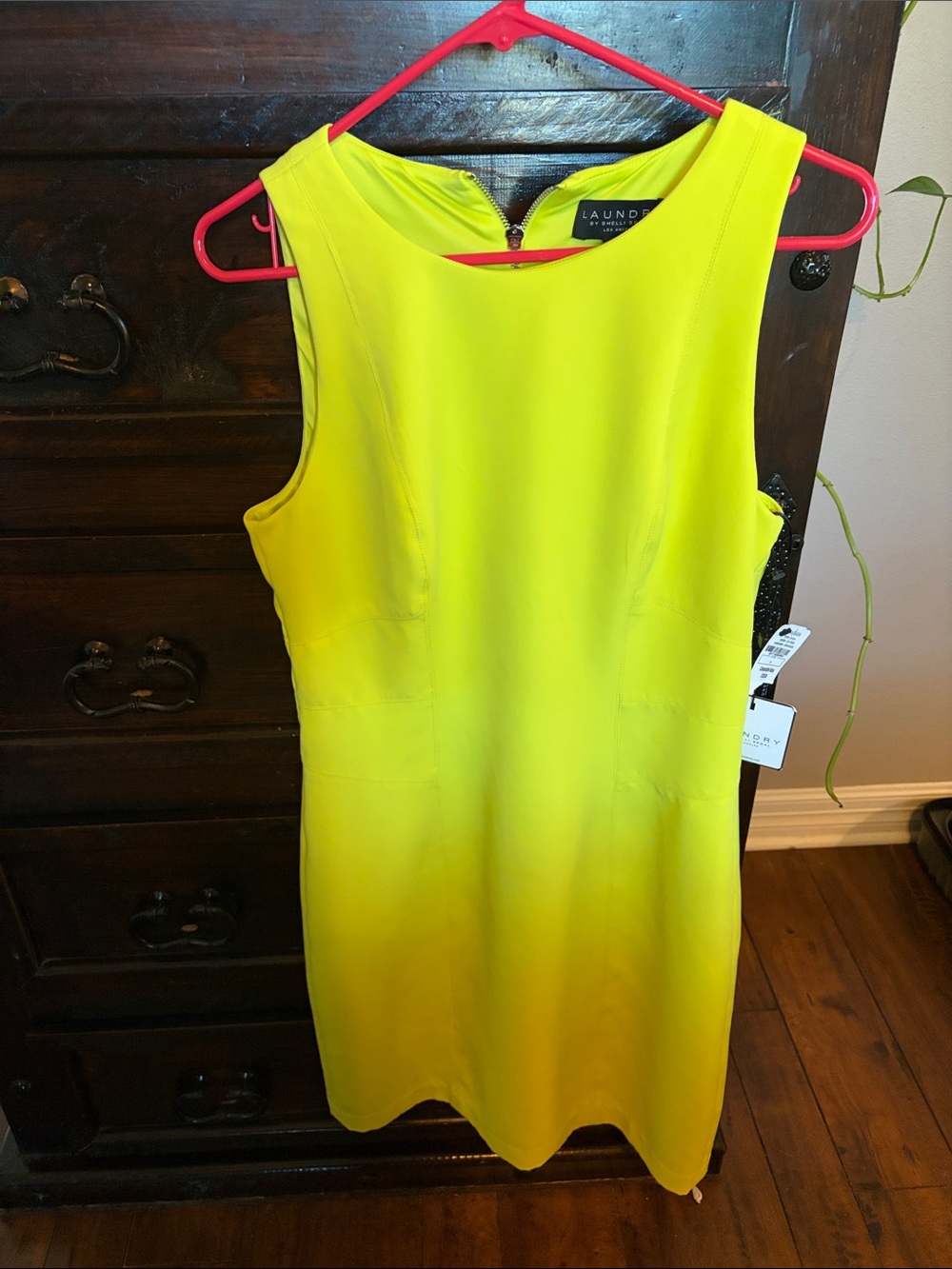 Laundry By Shelli Segal Neon Yellow Sleeveless Sheath Dress